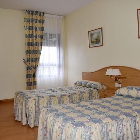 Hotel Ria De Vigo "Tierra De Campos" Becilla de Valderaduey Bagian luar foto