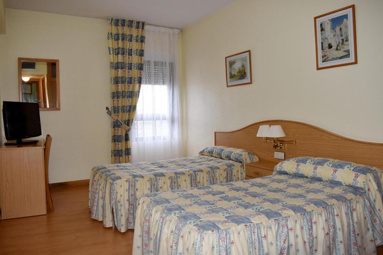 Hotel Ria De Vigo "Tierra De Campos" Becilla de Valderaduey Bagian luar foto